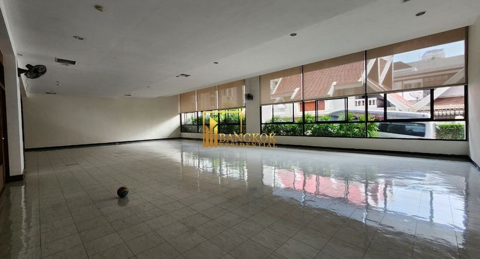 Condo en alquiler de 3 habitaciones en Watthana, Bangkok