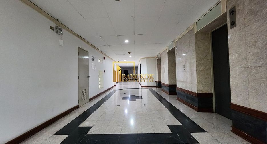 Condo en alquiler de 3 habitaciones en Watthana, Bangkok