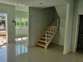 Продажа 1 кровать таунхаус в Sai Noi, Нонтабури
