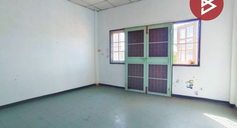 Casa adosada en venta de 2 habitaciones en Phutthamonthon, Nakhon Pathom