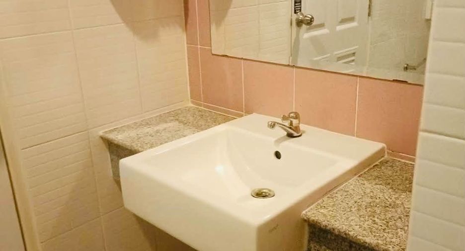For sale 3 bedrooms house in Si Racha, Chonburi