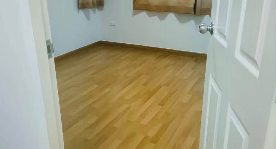For sale 3 bedrooms house in Si Racha, Chonburi