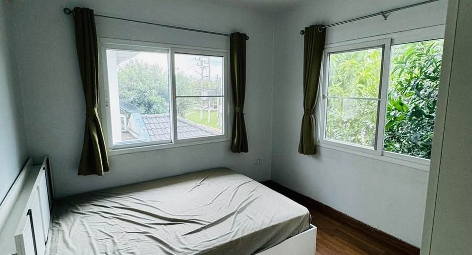 For sale 3 bedrooms house in Si Racha, Chonburi
