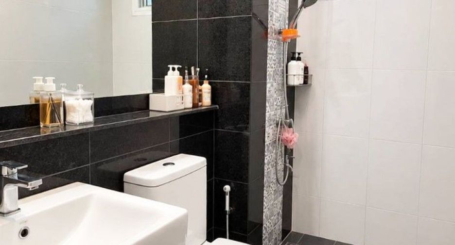 For sale 3 bedrooms townhouse in Khlong Sam Wa, Bangkok