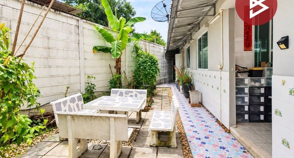 For sale 3 bedrooms townhouse in Khlong Sam Wa, Bangkok