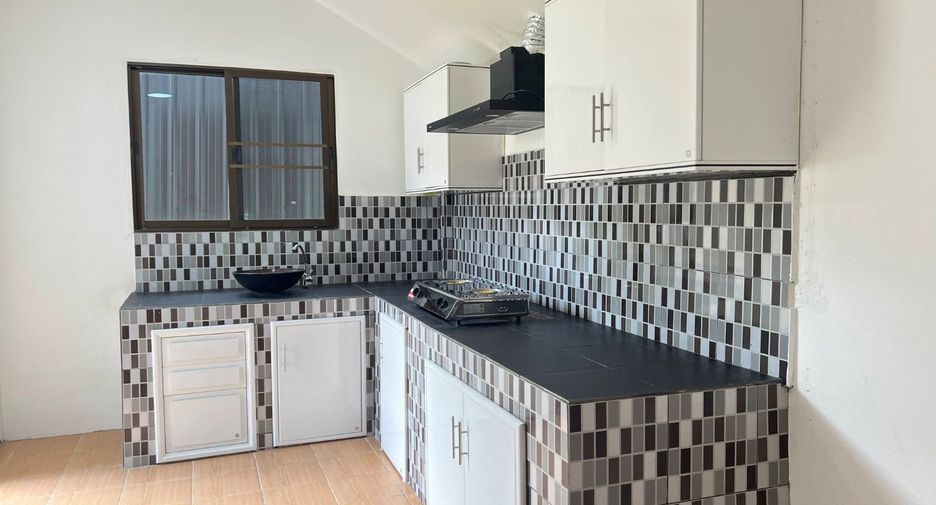 For rent 4 bedrooms house in Doi Saket, Chiang Mai