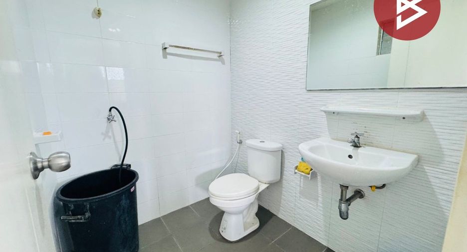 For sale 3 bedrooms townhouse in Mueang Pathum Thani, Pathum Thani