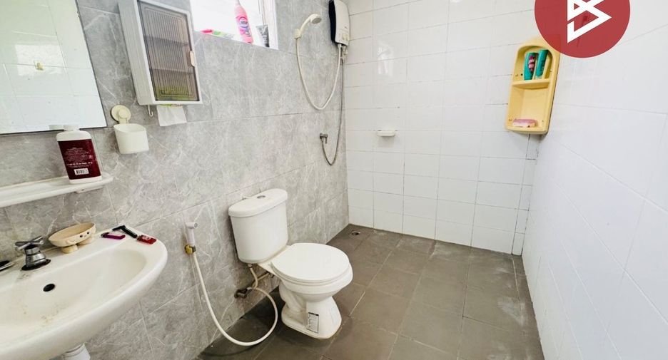 For sale 3 bedrooms townhouse in Mueang Pathum Thani, Pathum Thani