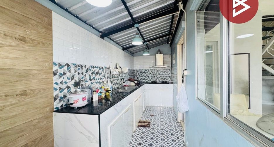 For sale 3 bedrooms townhouse in Mueang Pathum Thani, Pathum Thani