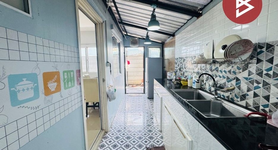 For sale 3 bedrooms townhouse in Mueang Pathum Thani, Pathum Thani