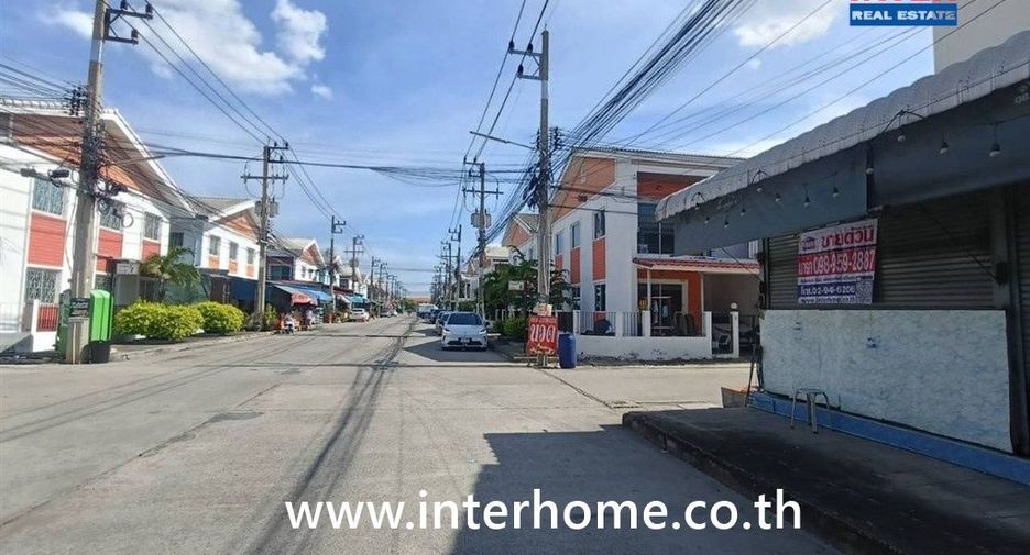 For sale 4 ベッドルーム townhouse in Mueang Samut Sakhon, Samut Sakhon