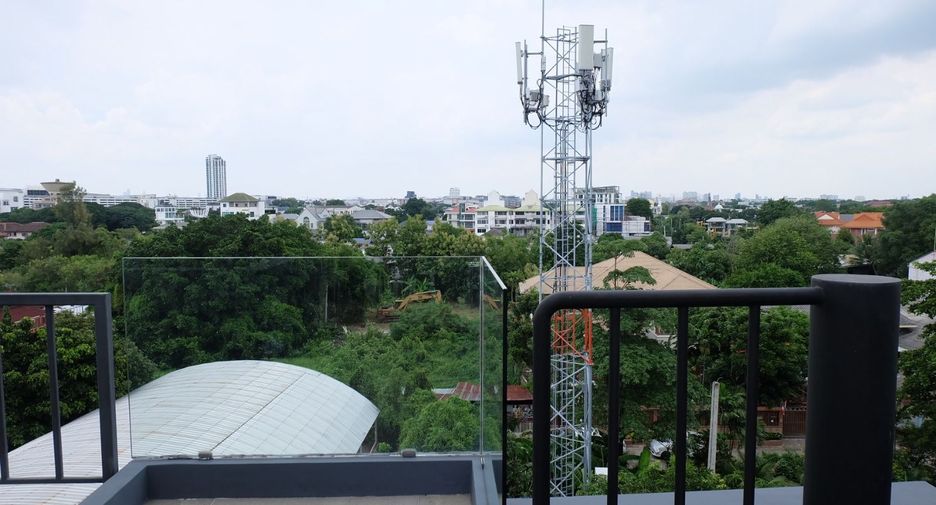 For sale 5 bedrooms house in Prawet, Bangkok