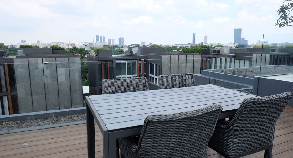 For sale 5 bedrooms house in Prawet, Bangkok