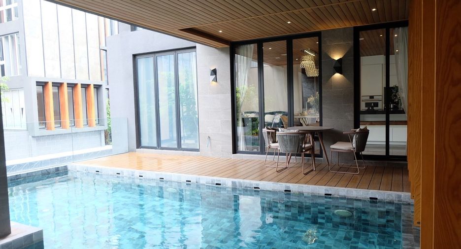 For sale 5 bedrooms house in Prawet, Bangkok