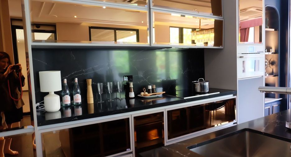 For sale 4 bedrooms house in Prawet, Bangkok