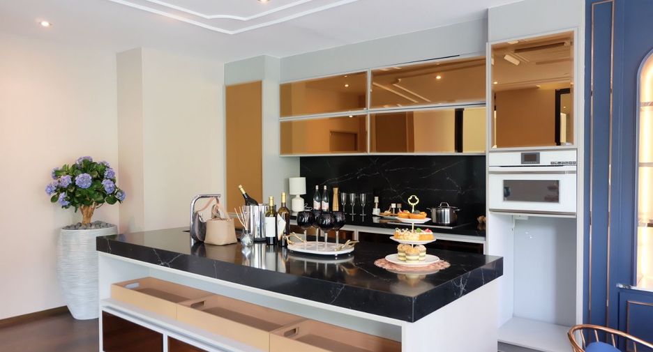 For sale 4 bedrooms house in Prawet, Bangkok