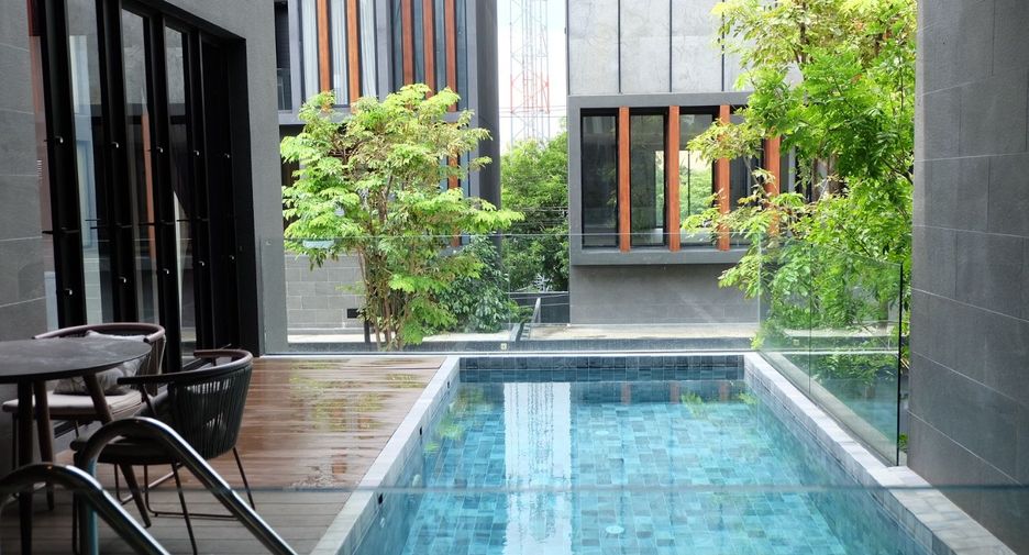 For sale 4 bedrooms house in Prawet, Bangkok