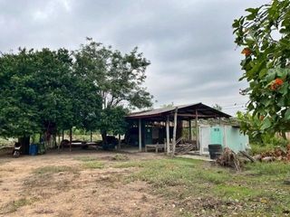 Terreno en venta en Hankha, Chainat