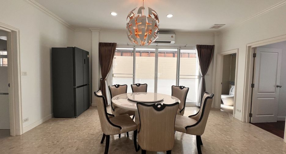 For rent 4 bedrooms house in Saphan Sung, Bangkok