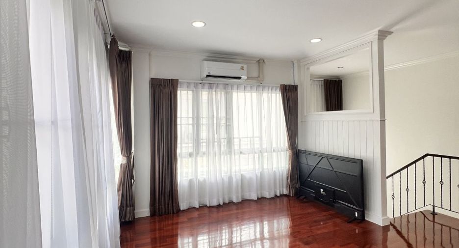 For rent 4 bedrooms house in Saphan Sung, Bangkok