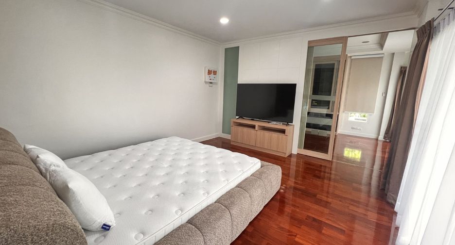 For rent 4 bedrooms house in Saphan Sung, Bangkok