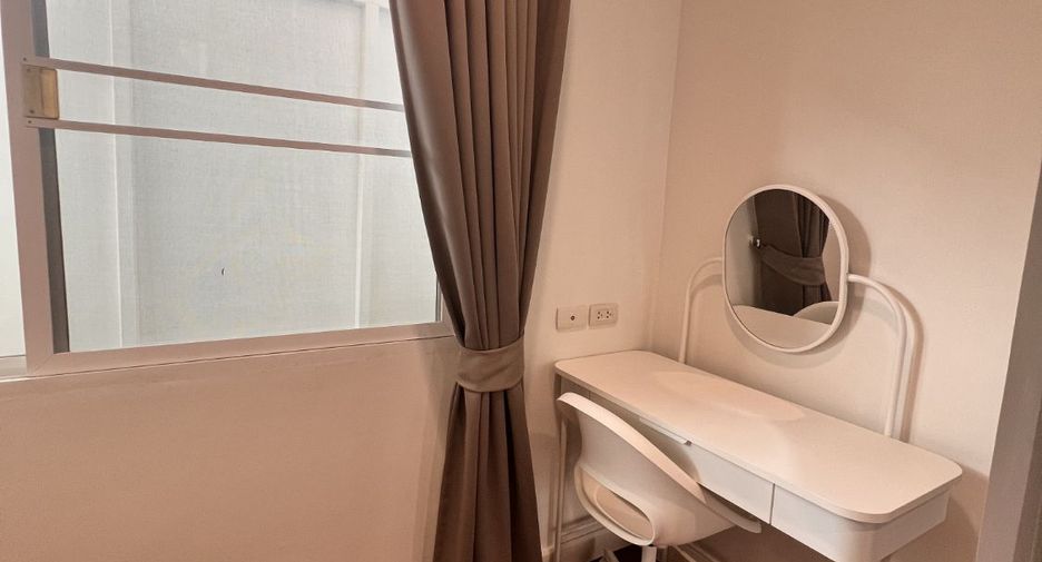 For rent 4 bedrooms house in Saphan Sung, Bangkok