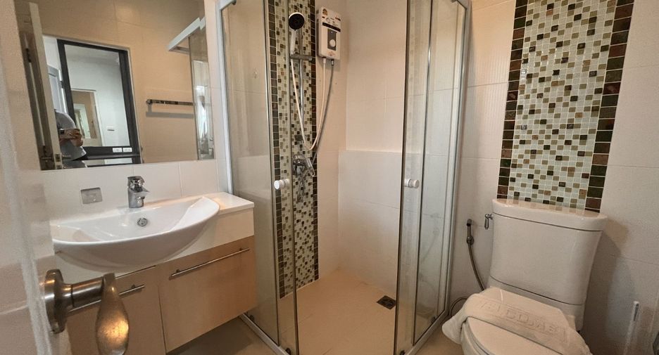 For rent 4 bedrooms house in Saphan Sung, Bangkok