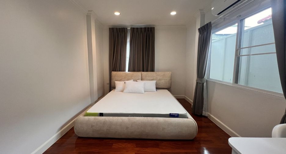For rent 4 bedrooms house in Saphan Sung, Bangkok