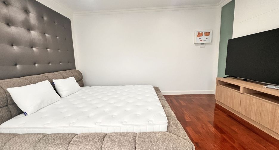 For rent 4 bedrooms house in Saphan Sung, Bangkok
