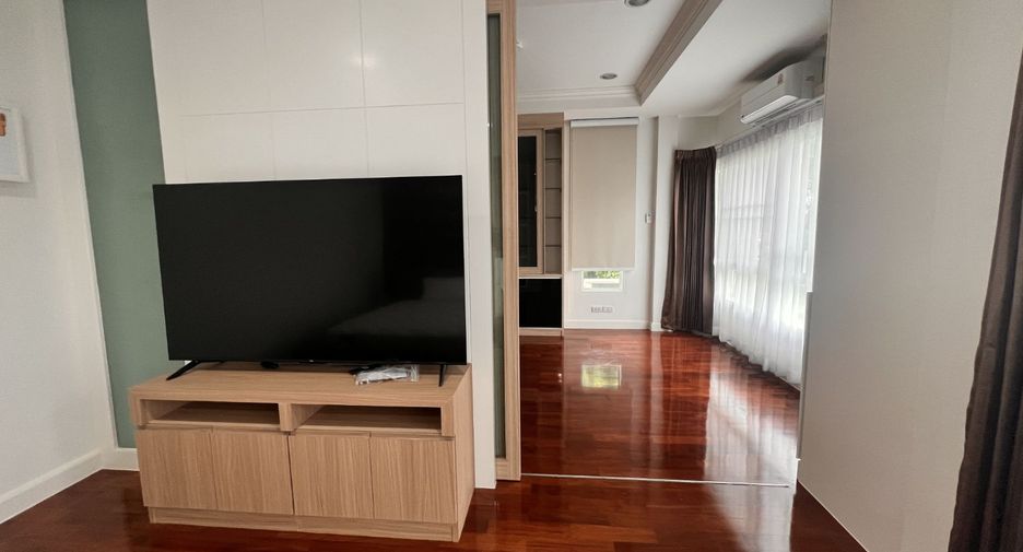For rent 4 bedrooms house in Saphan Sung, Bangkok