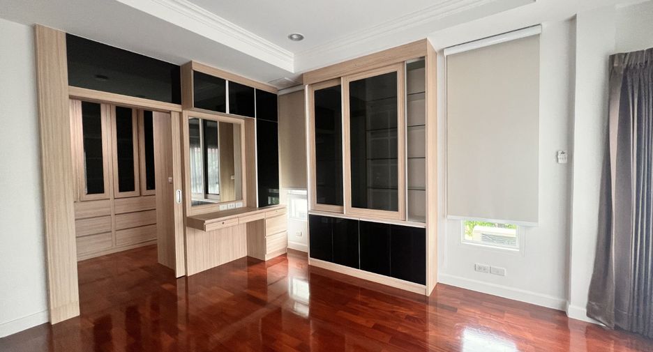 For rent 4 bedrooms house in Saphan Sung, Bangkok