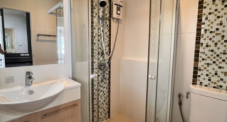 For rent 4 bedrooms house in Saphan Sung, Bangkok