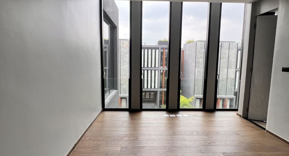For sale 4 bedrooms house in Prawet, Bangkok