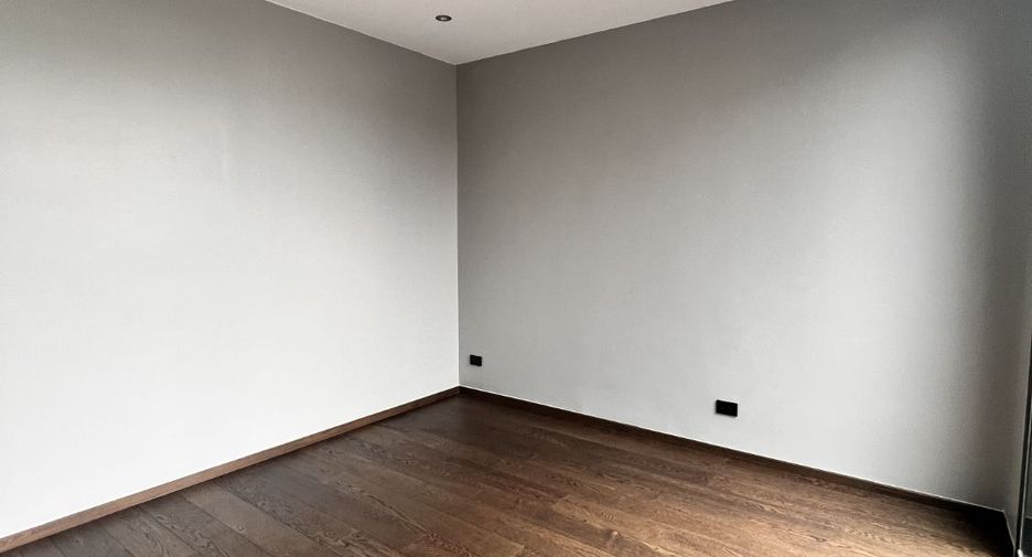 For sale 4 bedrooms house in Prawet, Bangkok