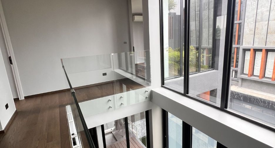 For sale 4 bedrooms house in Prawet, Bangkok