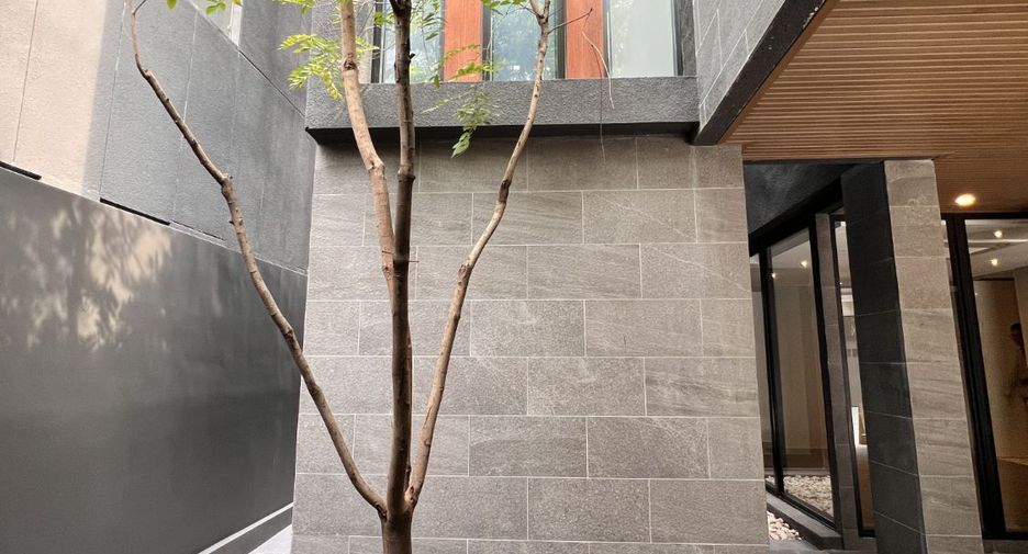 For sale 4 bedrooms house in Prawet, Bangkok