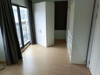 Reihenhaus zum Kauf mit 1 Zimmer in Bang Phli, Samut Prakan