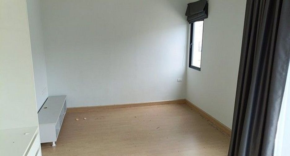Reihenhaus zum Kauf mit 1 Zimmer in Bang Phli, Samut Prakan