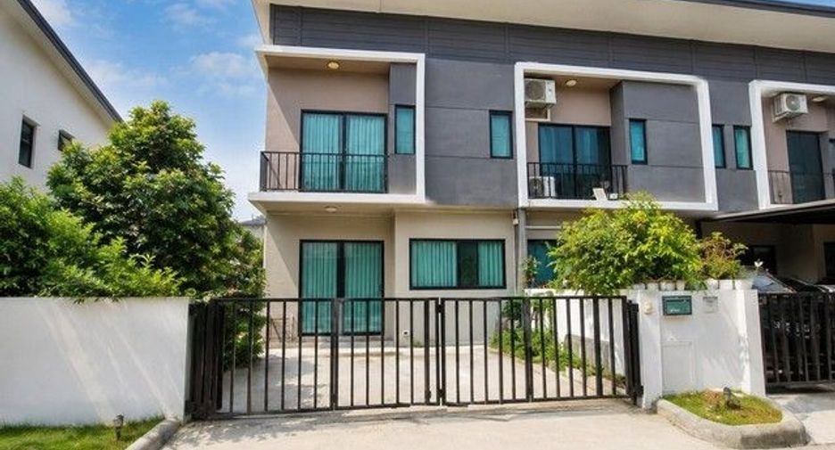 Reihenhaus zum Kauf mit 1 Zimmer in Bang Phli, Samut Prakan