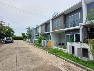 Casa adosada en venta de 1 habitaciones en Bang Bua Thong, Nonthaburi
