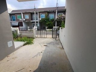 Casa adosada en venta de 1 habitaciones en Bang Bua Thong, Nonthaburi