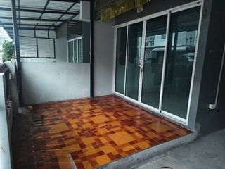 Casa adosada en venta de 1 habitaciones en Bang Bua Thong, Nonthaburi