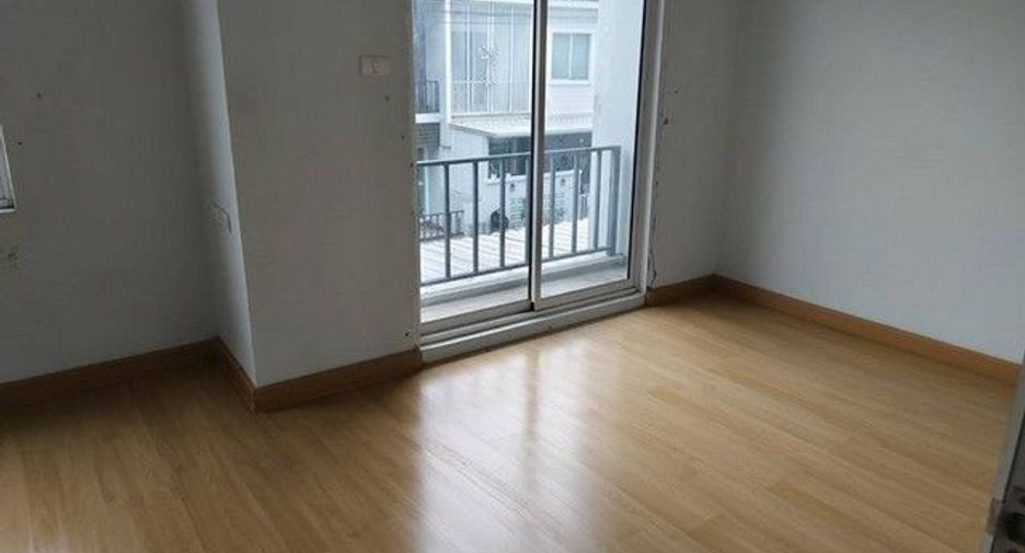 Casa adosada en venta de 1 habitaciones en Bang Bua Thong, Nonthaburi