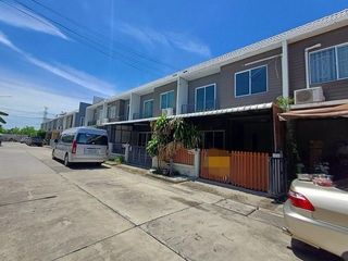 Casa adosada en venta de 1 habitaciones en Bang Bua Thong, Nonthaburi