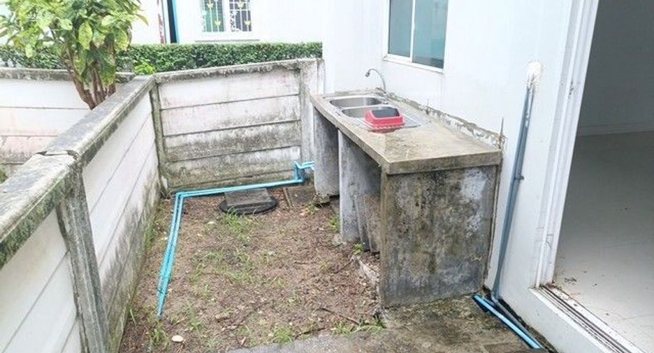 出售 1 卧室 联排别墅 在 Khlong Sam Wa, 曼谷