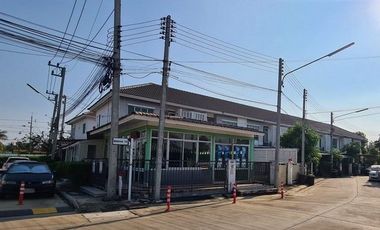 Casa adosada en venta de 1 habitaciones en Sam Phran, Nakhon Pathom