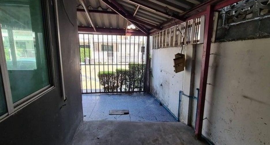 Casa adosada en venta de 1 habitaciones en Sam Phran, Nakhon Pathom