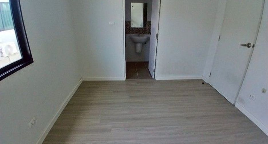 For sale 1 Beds townhouse in Mueang Samut Sakhon, Samut Sakhon