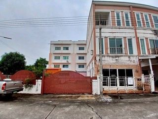 For sale 1 Beds townhouse in Mueang Samut Sakhon, Samut Sakhon