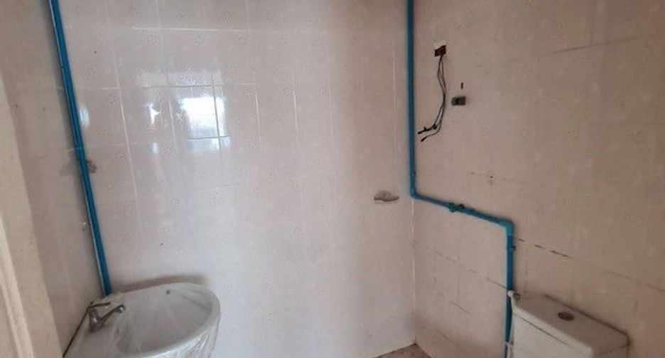 À vendre 1 chambre maison de ville à Mueang Samut Sakhon, Samut Sakhon